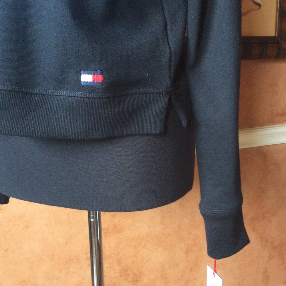 Tommy Hilfiger Cropped Sweatshirt - Picture 4 of 4